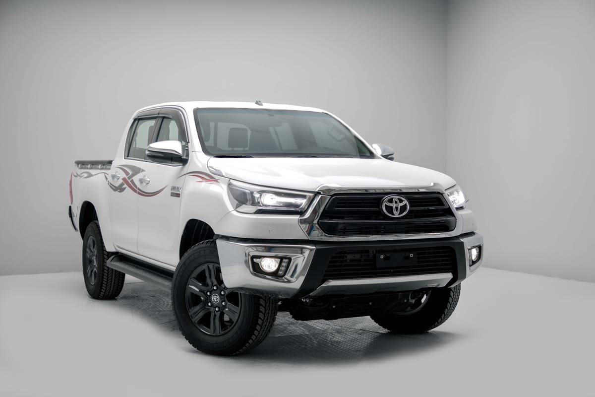 シンプルブラン★HILUX新車外しDunlop Grandtrek Pickup Truck Cars Specs Trims Photos Export Ready | Legend Motors